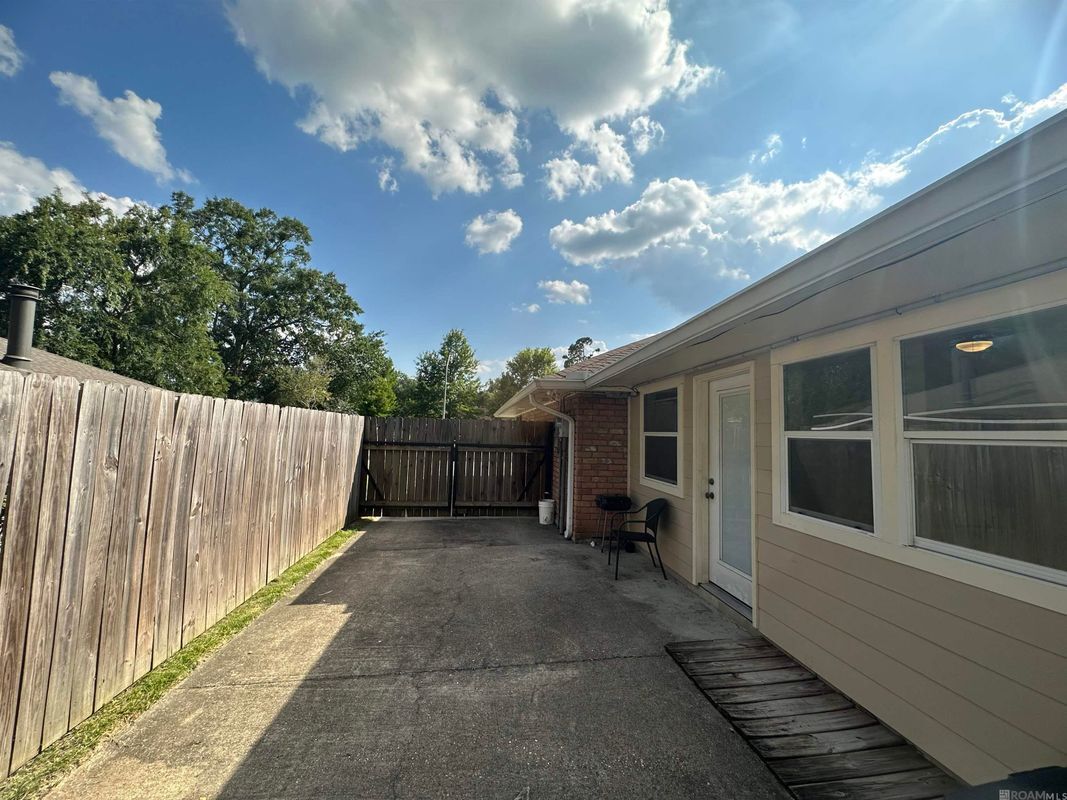 Building Photo - 9537 Kevel Dr