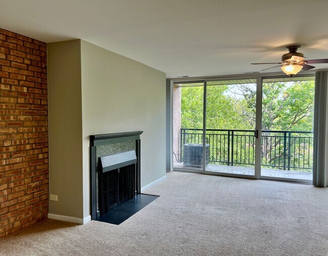 Building Photo - Bright and Relaxing 3rd floor OPEN CONCEPT 1 Bed / 1 Bath Condo For Rent! In-Unit Washer & Dryer!...