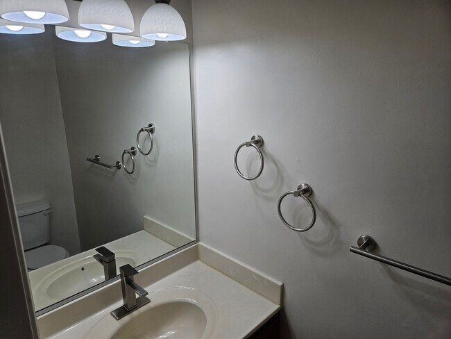 Building Photo - 13 Tidal Ct