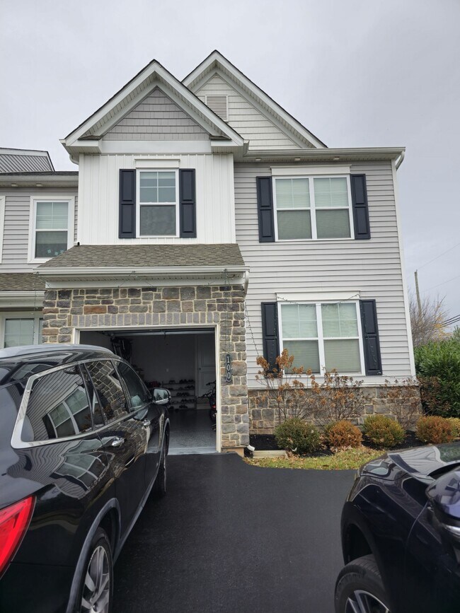 Building Photo - 100 Everleigh Dr