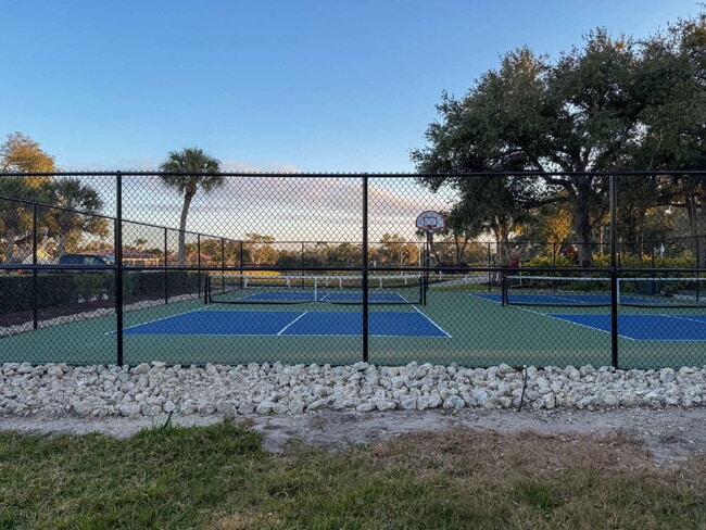 Building Photo - Turkey Furnished 3 Bed Pool Home in Venice