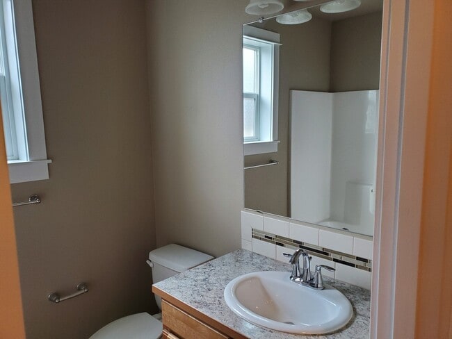 Building Photo - COMING SOON - 3 Bed 2 Bath single level - Fence - 2 Car Garage