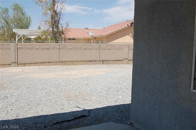 Building Photo - 4911 Ridgewood Dr
