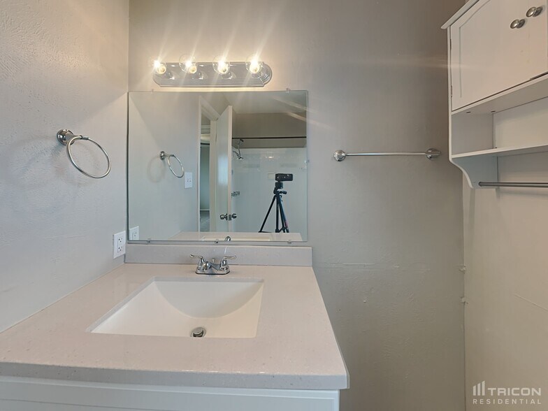 Building Photo - 1221 Aldenwood Dr
