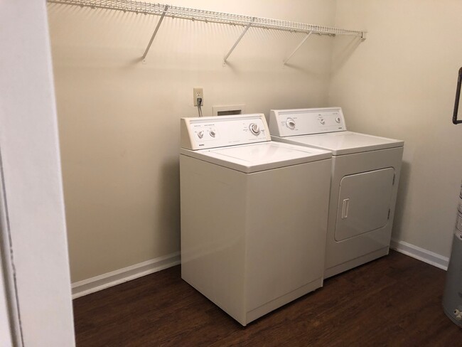 Building Photo - PRE-LEASING FOR AUGUST 7 2026!