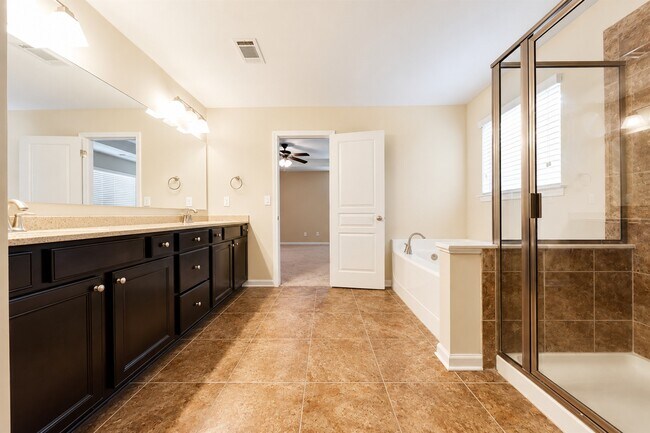 Building Photo - 7245 Rocking Horse Ln