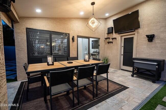 Building Photo - 2257 W Roy Rogers Rd