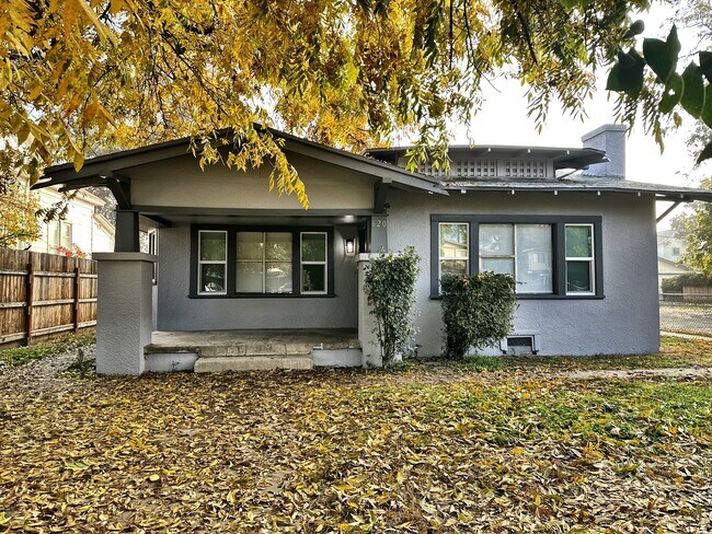 Building Photo - 855-856 Court/Cypress Duplex
