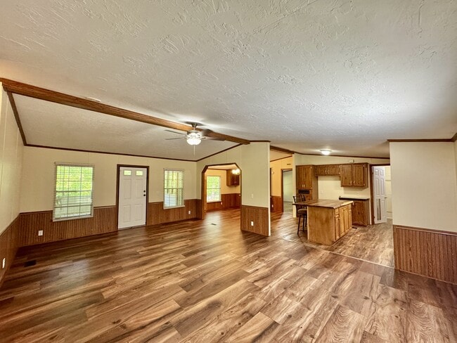 Building Photo - 229 Bateman Ln