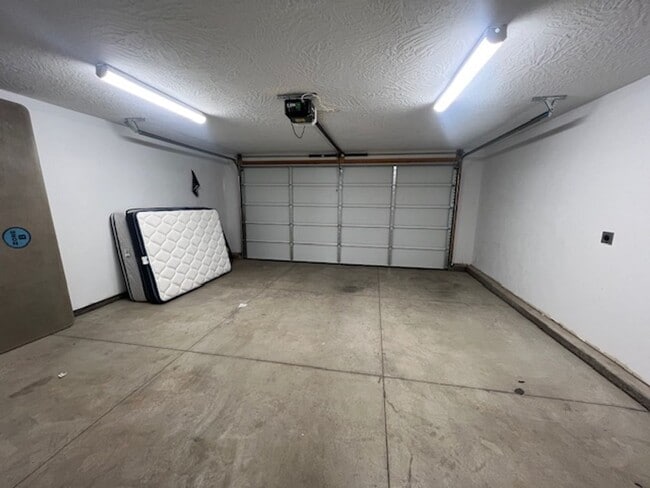 Building Photo - Flexible lease terms!