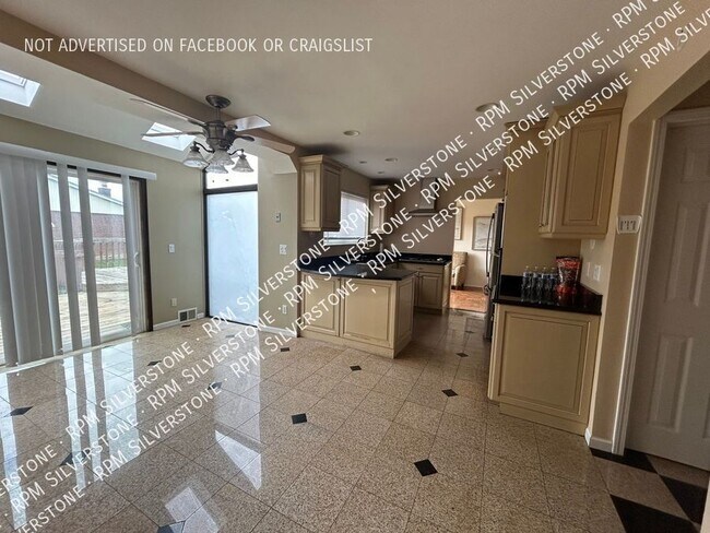Building Photo - 17381 Washington Ct
