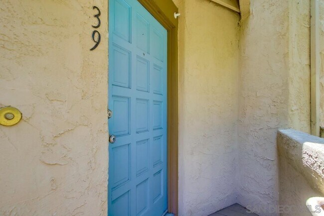 Building Photo - 3268 Via Marin