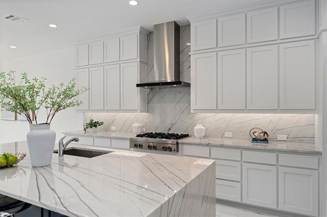 Building Photo - 10375 Great Days Dr