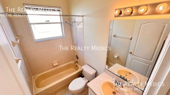 Building Photo - 7823 Fernleaf Dr