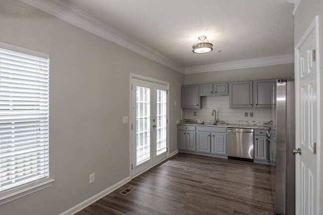 Building Photo - "Charming 3-Bed Home with 2.5 Baths close ...