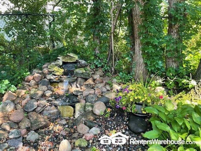 Building Photo - Unique 5BR/4BA 5 Level Home Available 11/4!