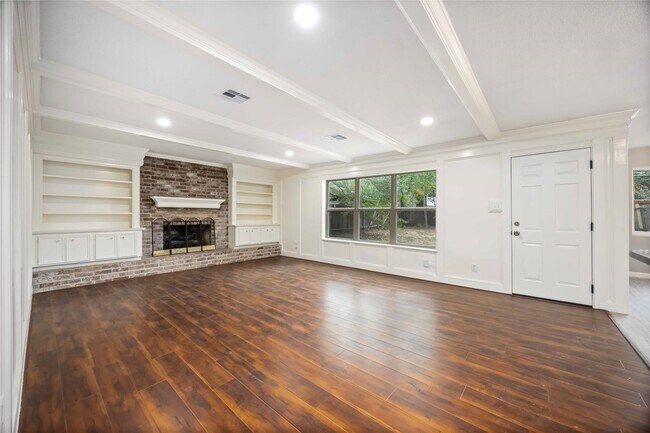 Building Photo - 3823 Fernglade Dr