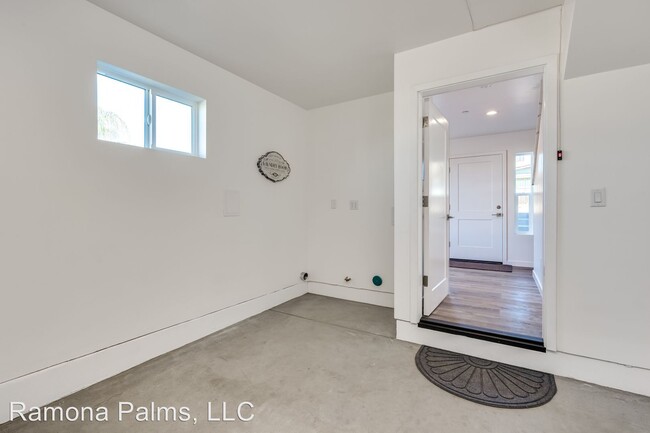 Building Photo - 1400 Ramona Ave