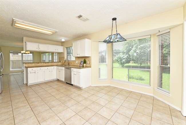 Building Photo - 3522 Pecan Point Dr