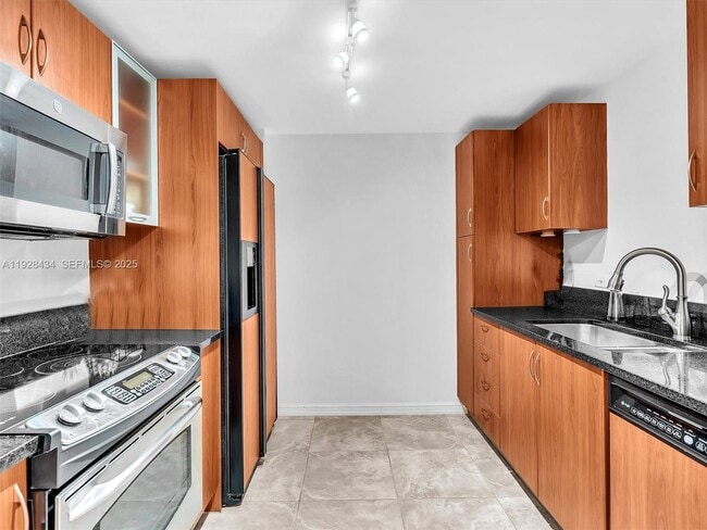 Building Photo - 18800 NE 29th Ave