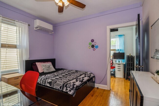 Building Photo - 5034 N Lawndale Ave