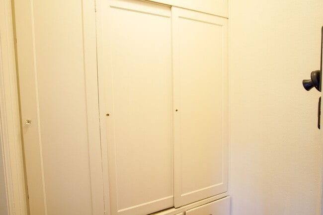 Building Photo - Ladd's Addition: Sunny Studio with Hardwoods + Lovely Architectural Appeal!