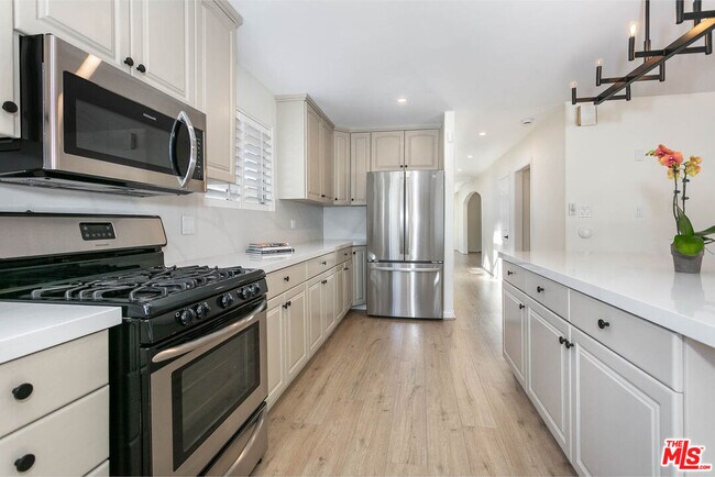 Building Photo - 2914 Castle Heights Ave