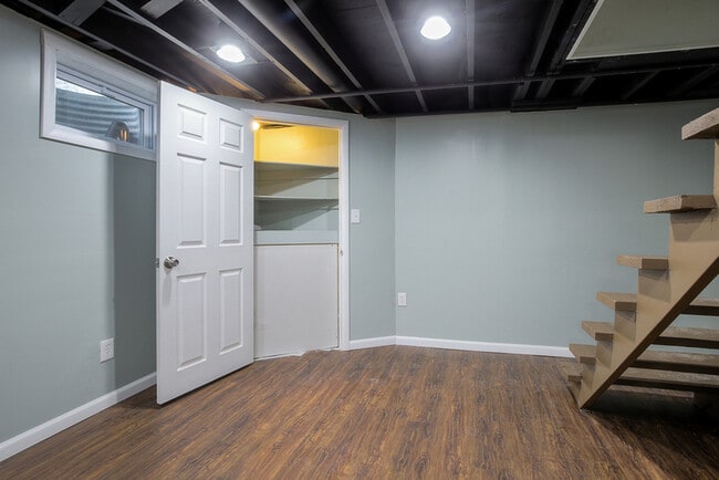 Building Photo - 514 NE Corder St