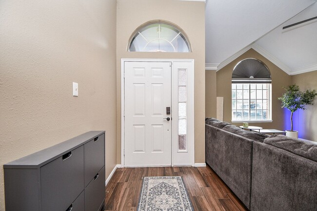 Building Photo - 4 bedrooms home in the heart of Copperfield