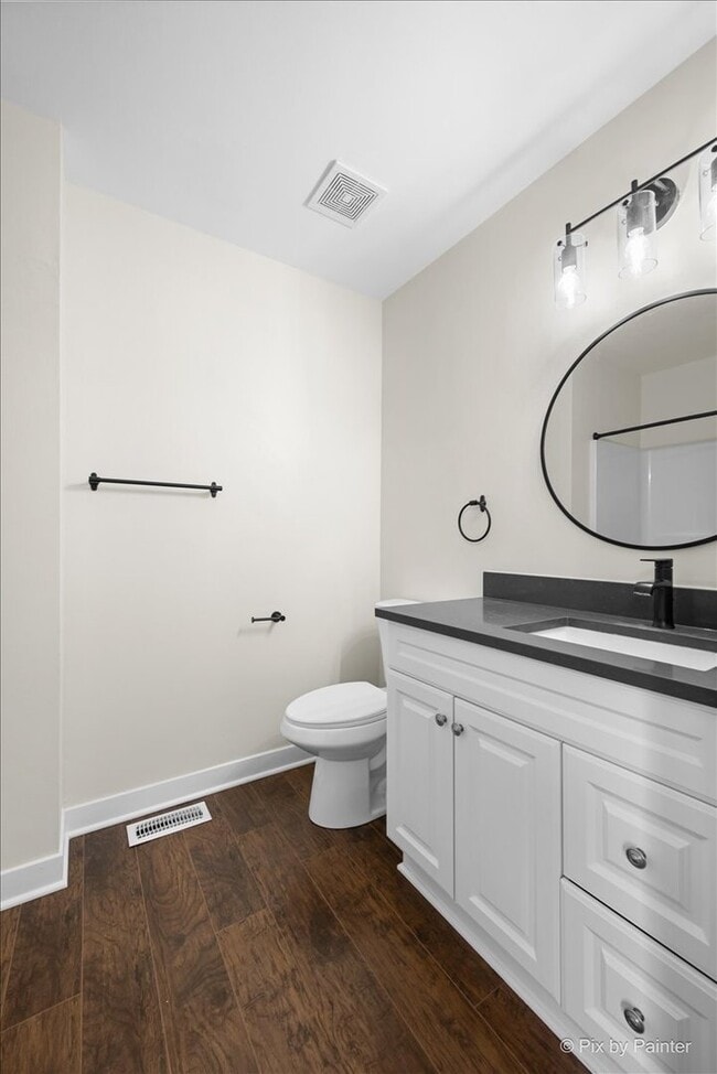 Building Photo - 1737 W Chrysler Dr