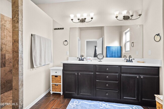 Building Photo - 12597 New Dawn Dr