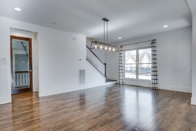 Building Photo - Lovely 3BE/3modern farmhouse is a sheer de...