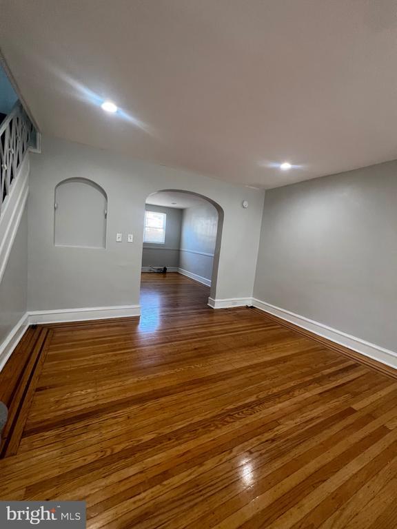 Building Photo - 6713 Guyer Ave