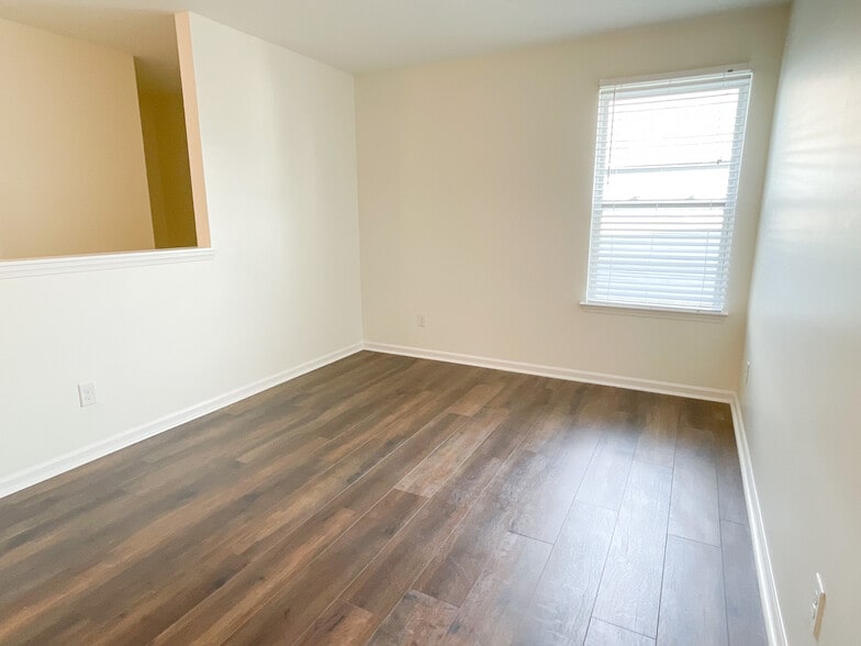 Upstairs loft - 10205 Sam Meeks Rd