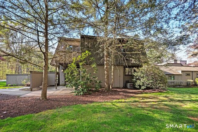Building Photo - 6 Heritage Dr