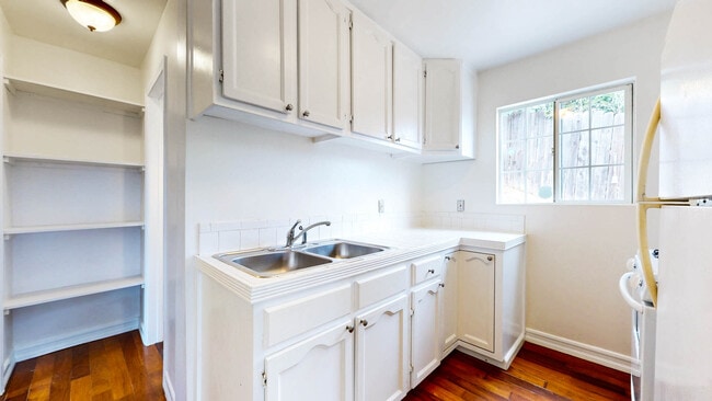 Building Photo - 2850 Chadwick Cir