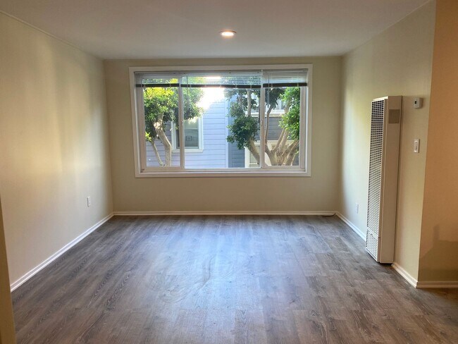 Building Photo - 155Pfei