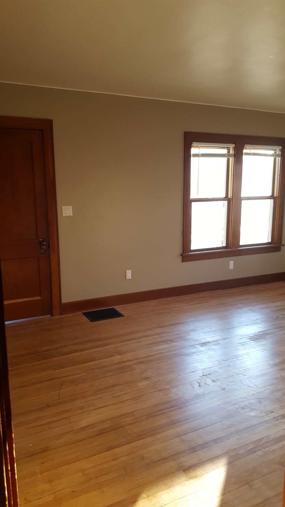 living room - 320 Center St