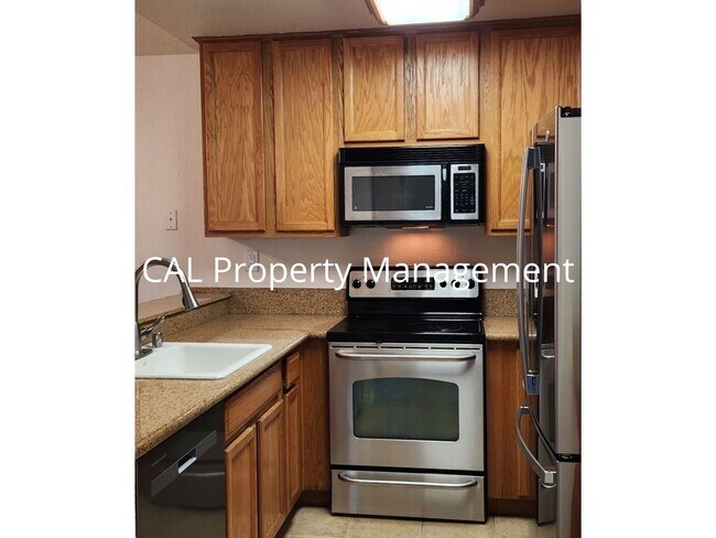 Building Photo - Upper-Level 2 Bed / 2 Bath Condo in Gated North Salinas Community | 932 sq ft