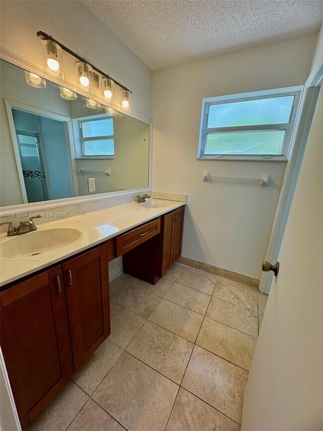 Building Photo - 15430 NW 12th Ct