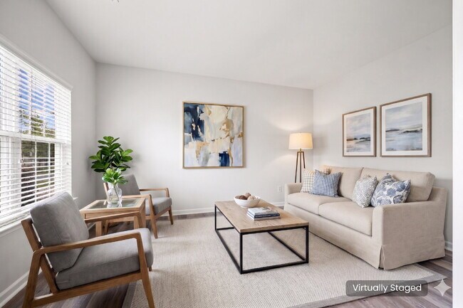 Building Photo - 4 bed/2.5 bath with dedicated office space!