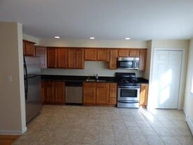 Building Photo - 7019 W Medill Ave