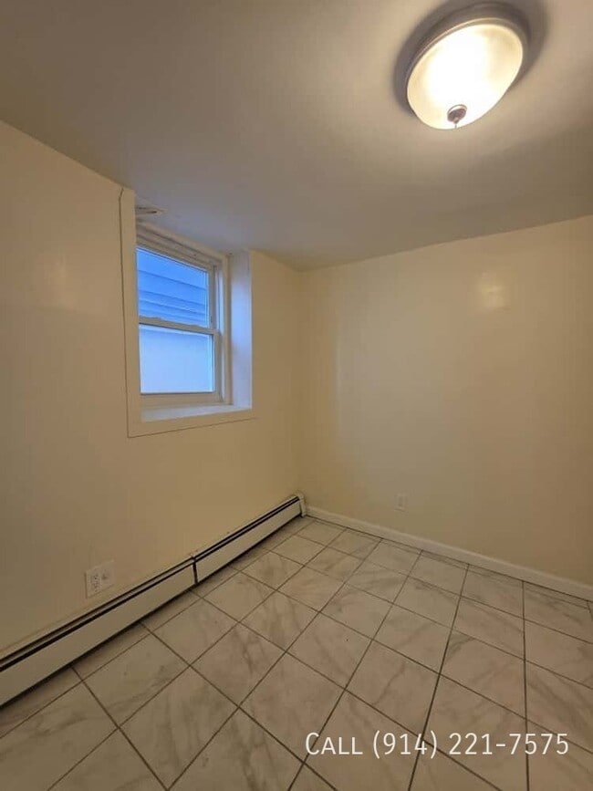 Building Photo - 149 Waverly St