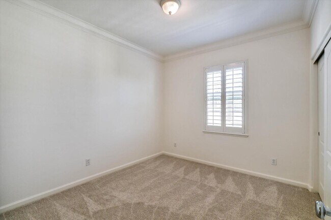 Building Photo - 378 Olive Hill Dr
