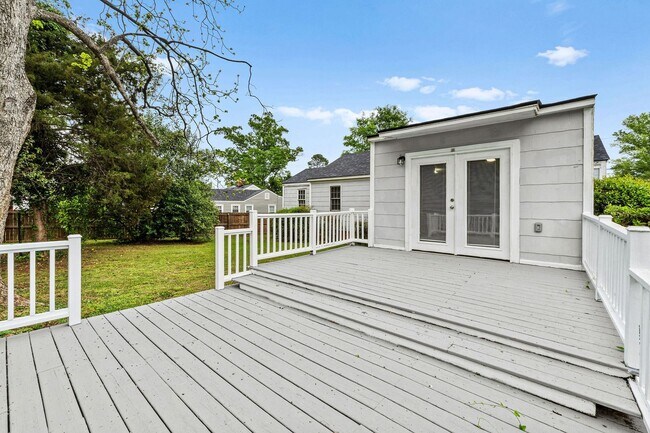 Building Photo - 934 Bluebird Rd
