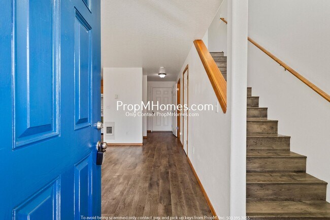 Building Photo - Charming Three Bedroom Newberg Home - Corner Lot!