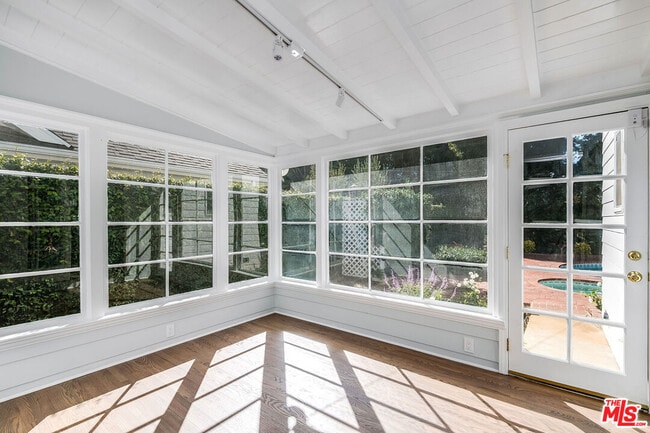 Building Photo - 4649 Sancola Ave