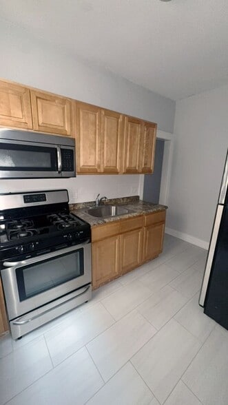 Interior Photo - Palisades Towers