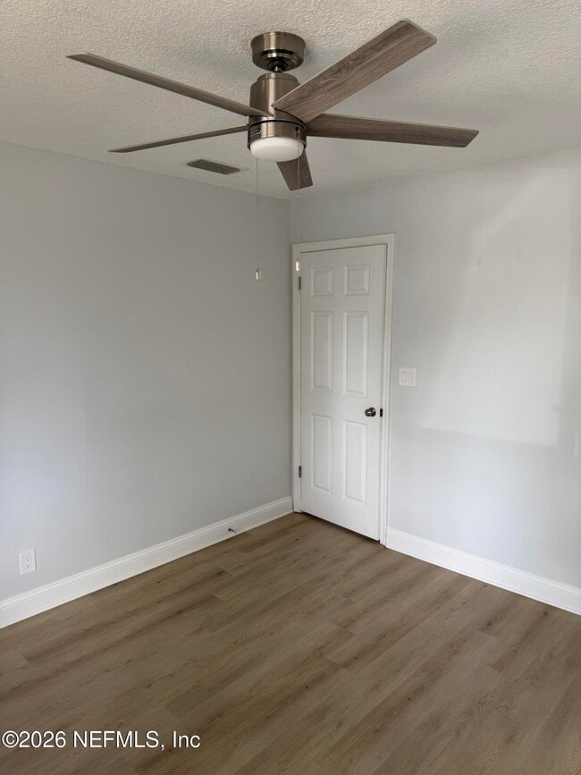 Building Photo - 7701 Baymeadows Cir W