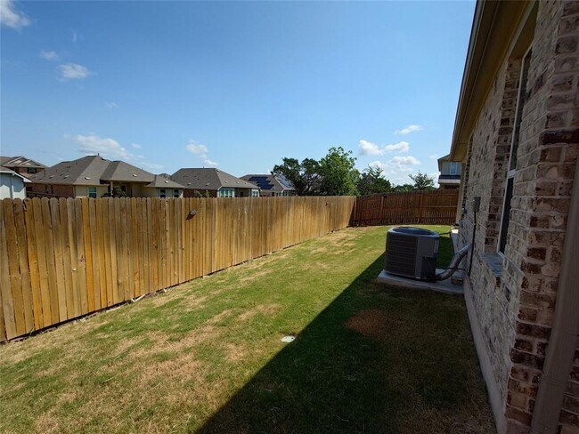 Building Photo - 2025 Wildhorse St